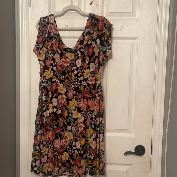 Floral dress - Picture 2 of 3